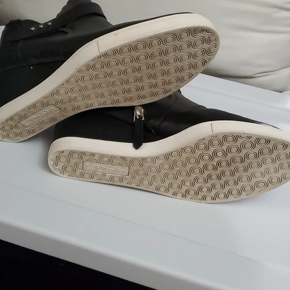 Shoes - Picture 5 of 5